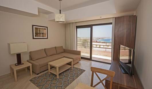 Luxurious apartment with furniture in The View